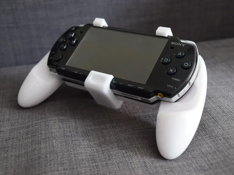 PSP 2000 series grip cover