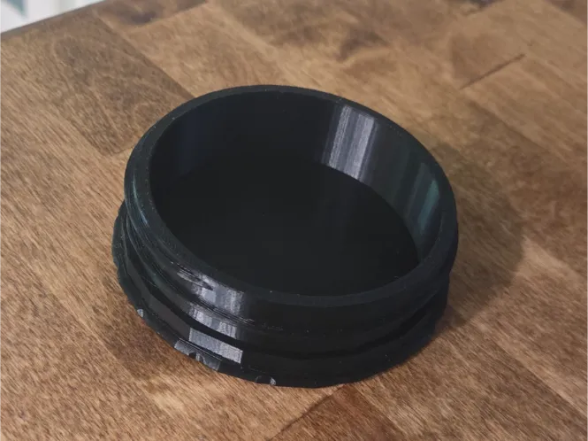 Travel tobacco tin