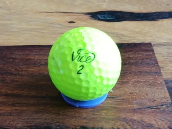Golfball holder