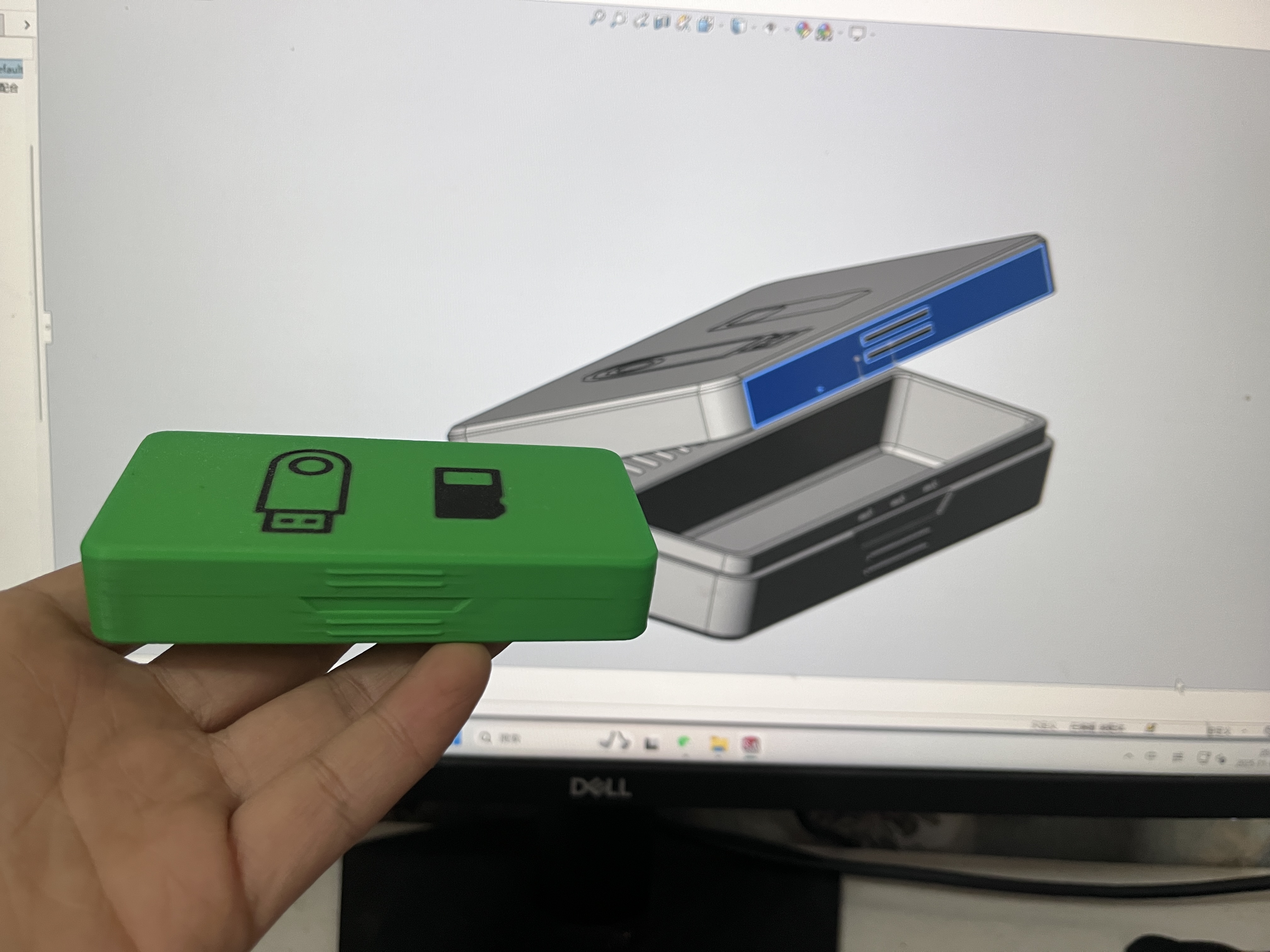 Miniatura 3 do modelo 3D 内存卡(Micro SD/TF)/U盘/读卡器收纳盒（一体打印免支撑免五金免租装）