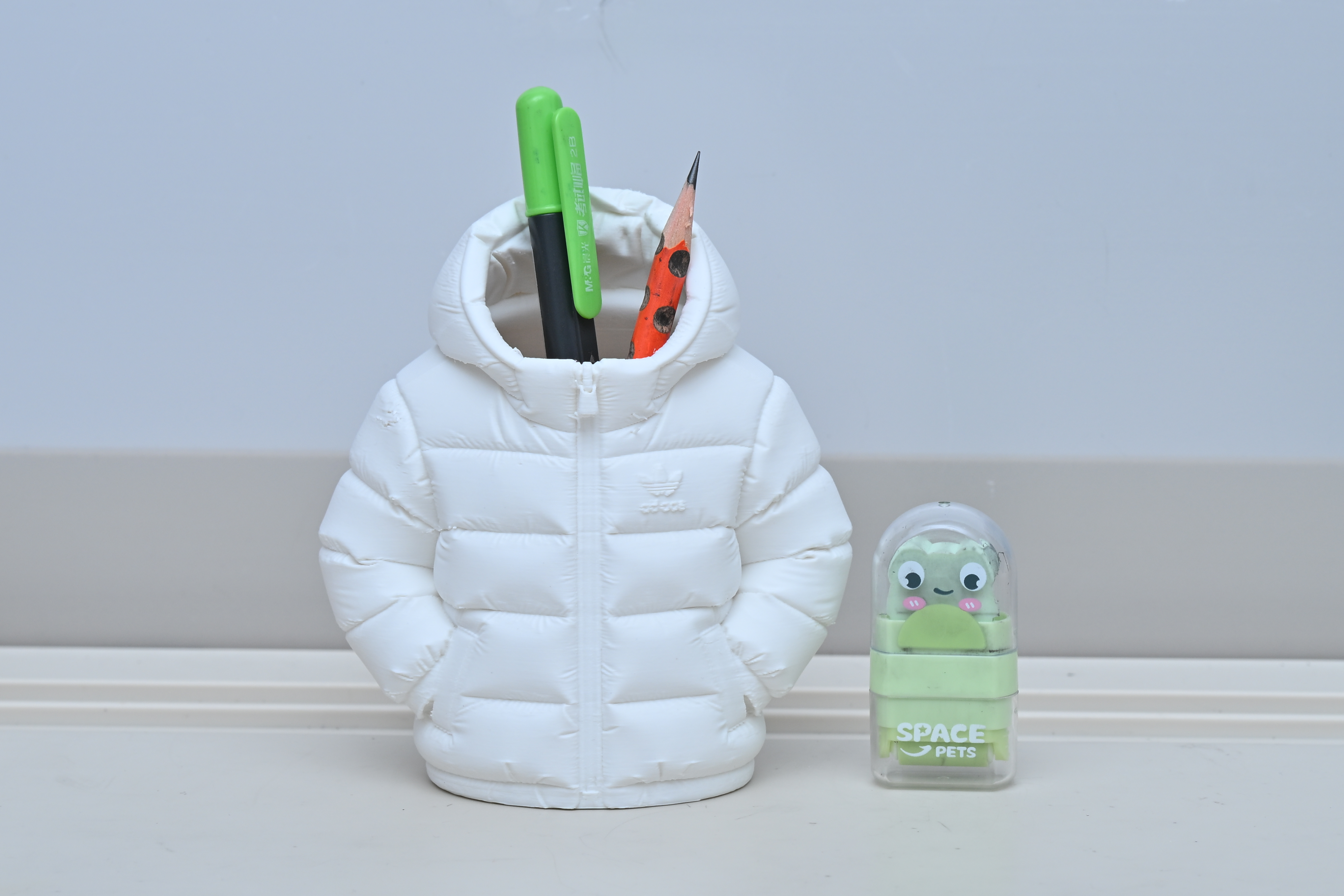 三叶草羽绒服笔筒 - 1