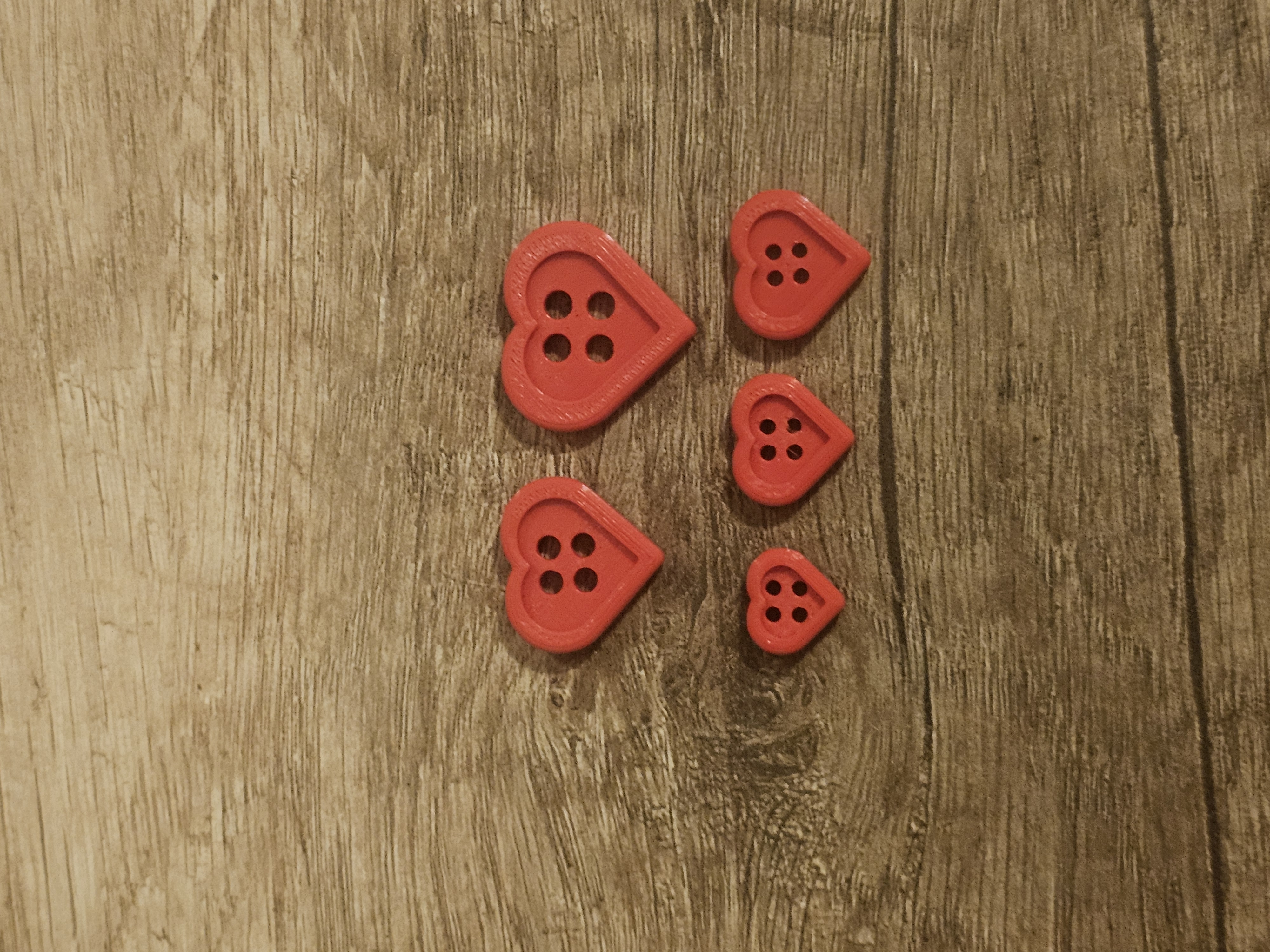 Miniatura 4 do modelo 3D Heart shaped button