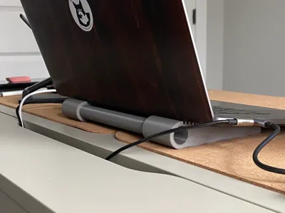 Laptop stand / raiser