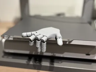 Articulated robot hand