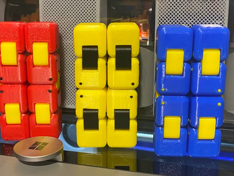 Infinity cube (hand assembly)