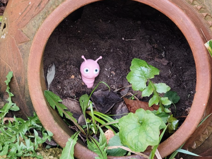 Cute Garden Worm Buddy Plant Pot Companion