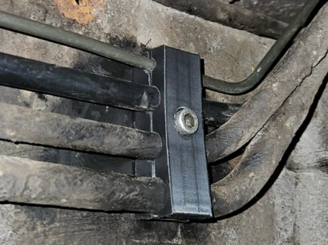 Fuel/breake line clamps, hose mounting