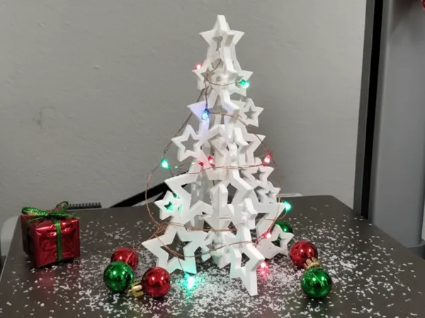 Sapin de Noël aux étoiles