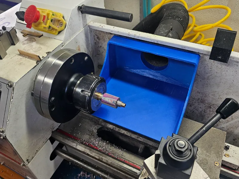 Lathe dust catcher vacuum attachment 