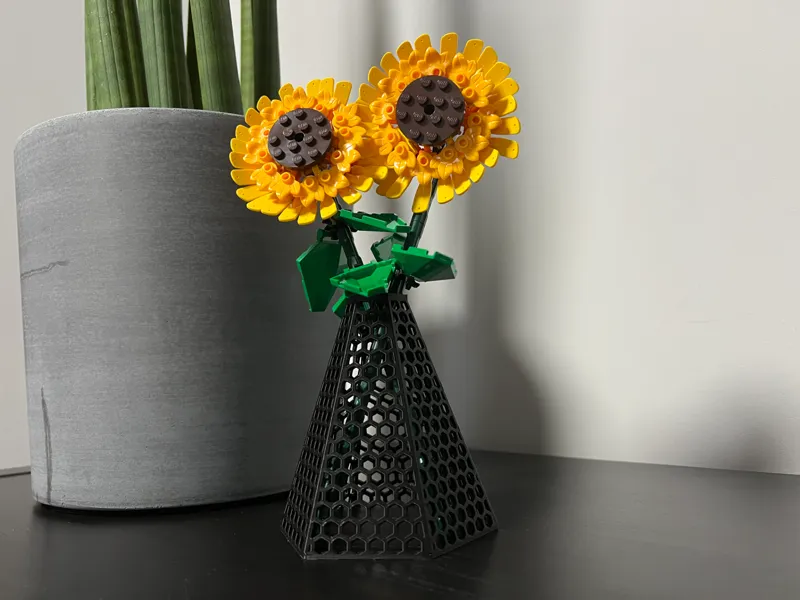 Honeycomb vase