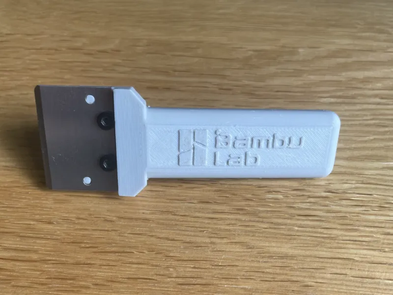 Improved Bed Scraper with Bambu Logo - 8g - 40 Min