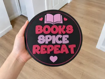 Estante o repisa: Books, Spice & Repeat | Smut Book Lover Plaque — vista de referencia 3