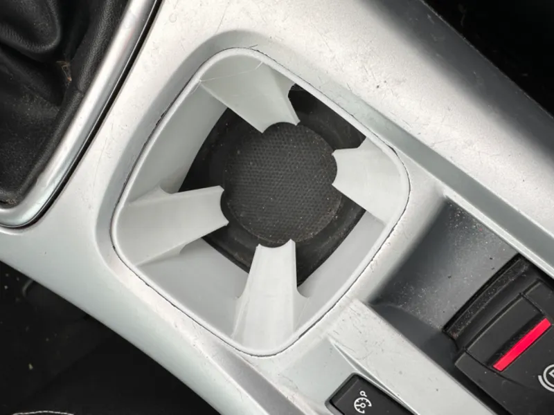 Renault Laguna Getränkehalter