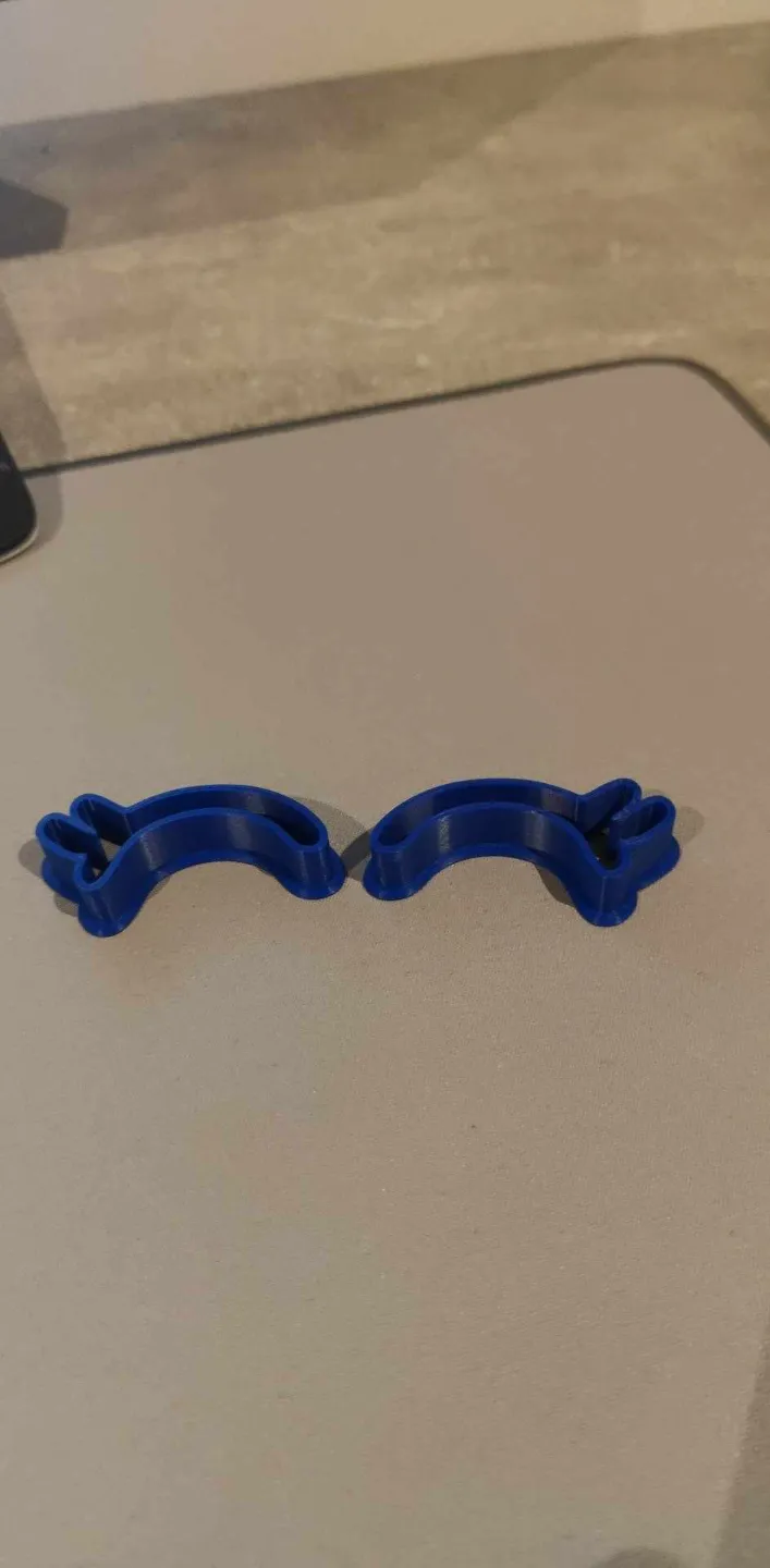 Unicorn eye lash cookie cutter.