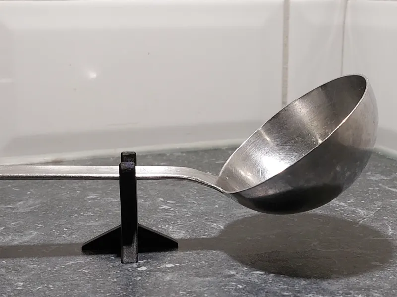 Utensil holder