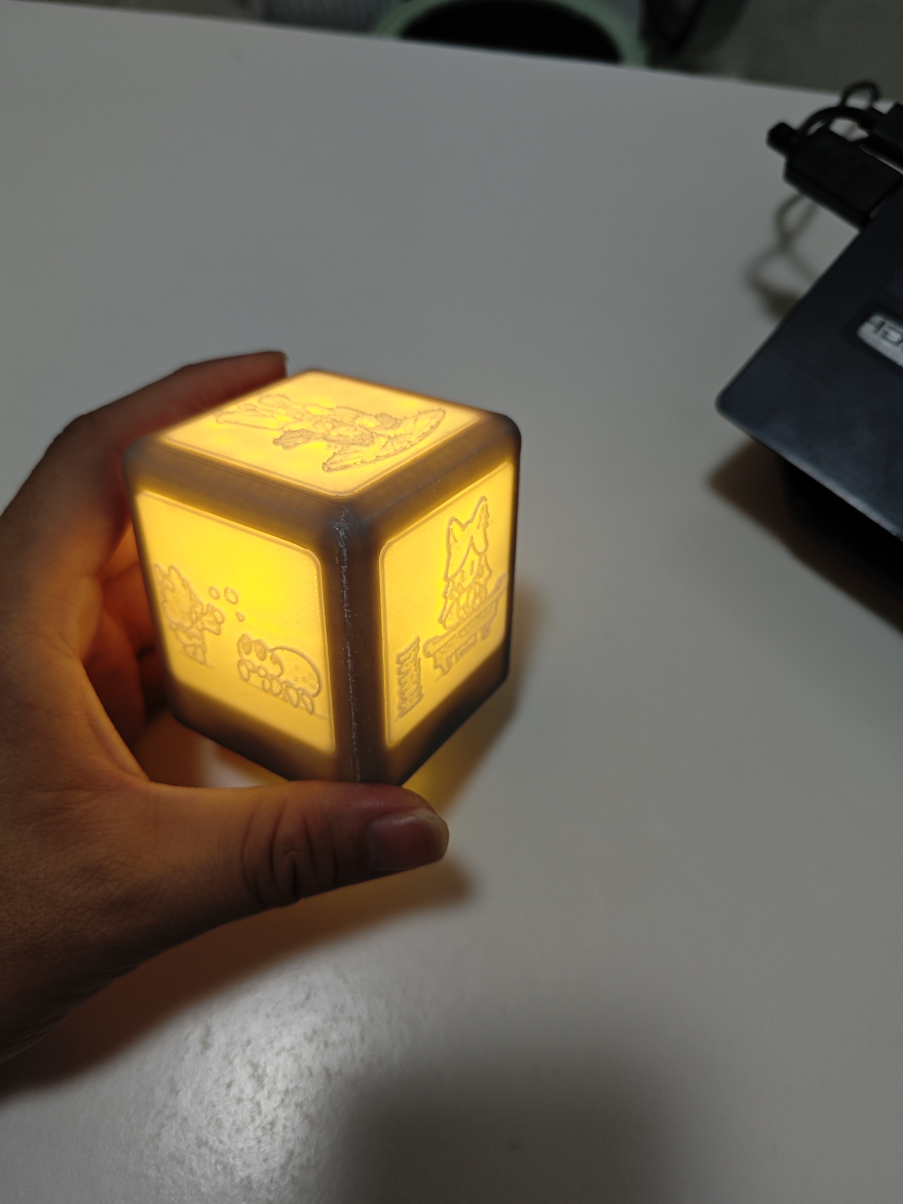 Miniatura 2 do modelo 3D 电子浮雕蜡烛小灯