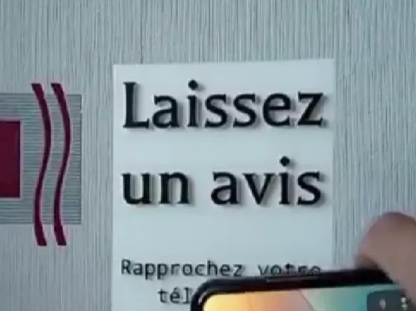 Borne pour avis google NFC