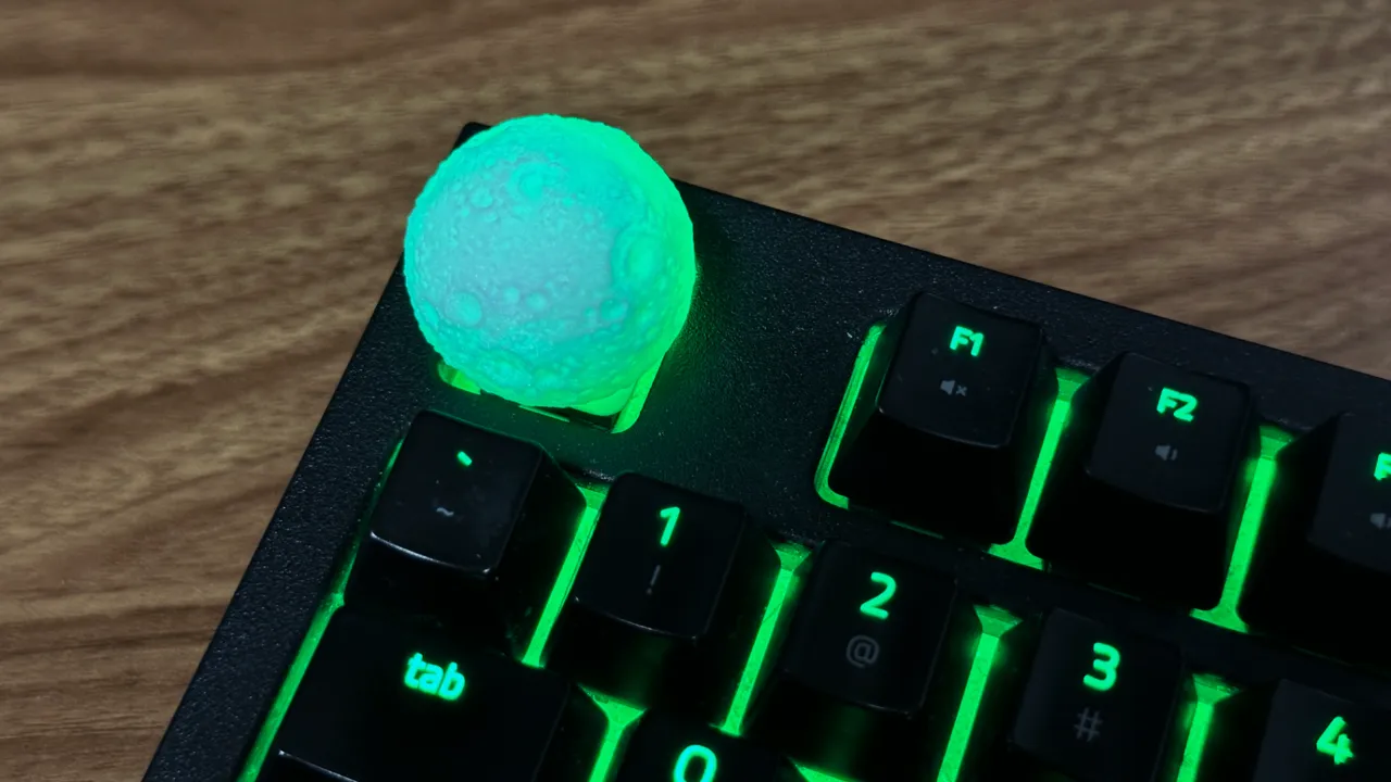 moon keycap view 4