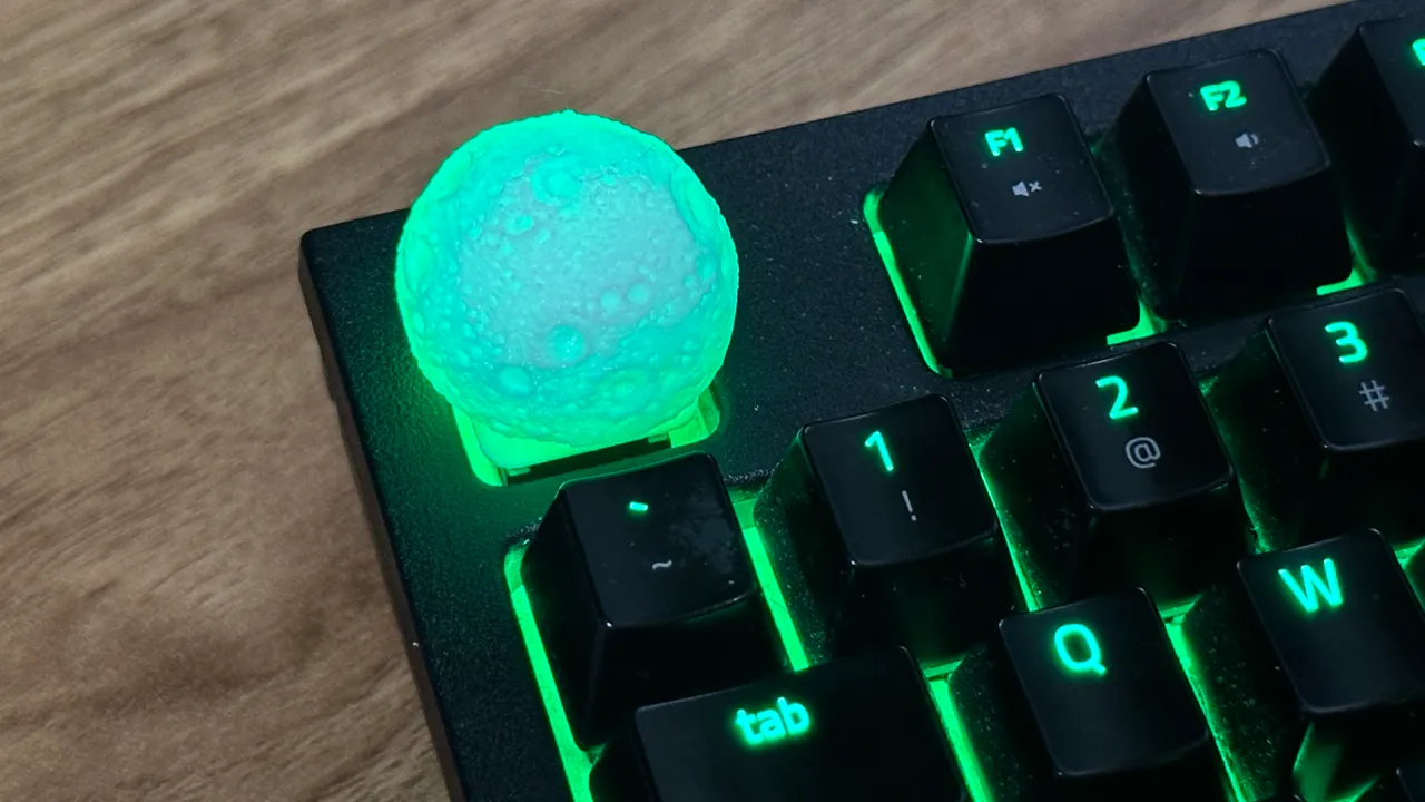 moon keycap view 3