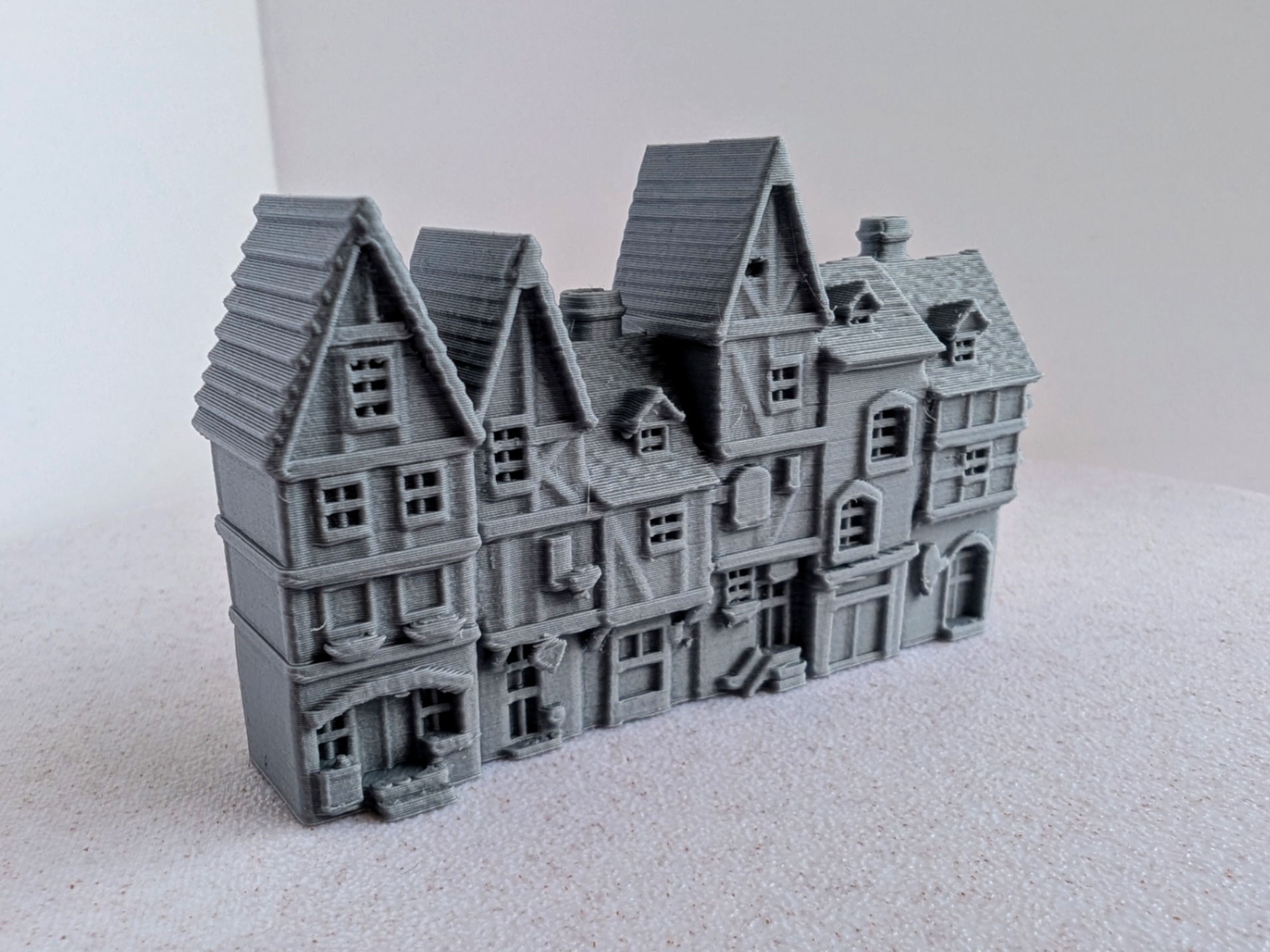 Medieval Row Houses Miniature 058