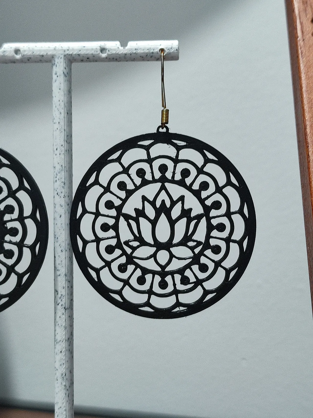 Aretes Círculo Floral Calado view 4