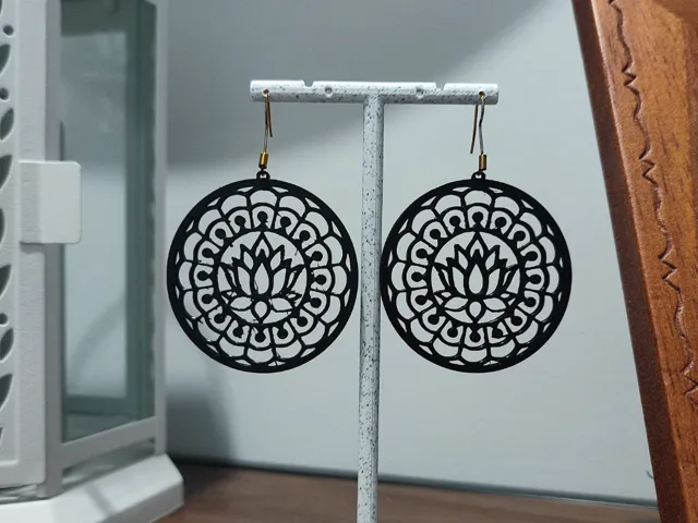 Aretes Círculo Floral Calado