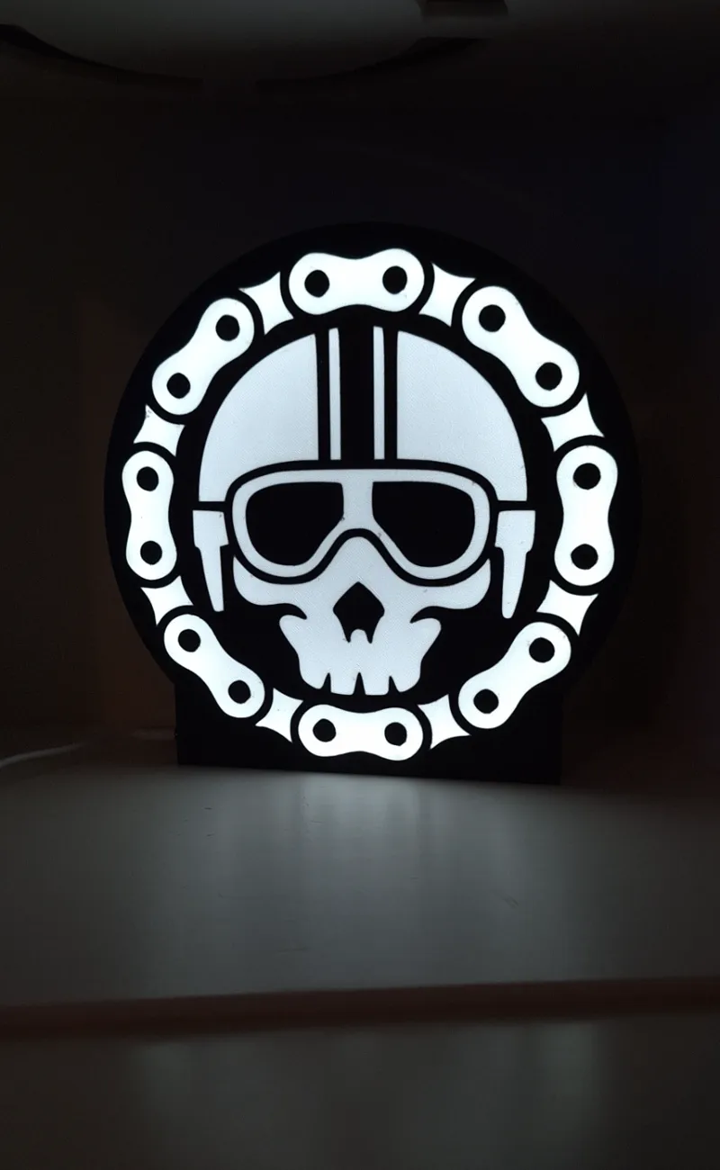 Skull with helmet LightBox