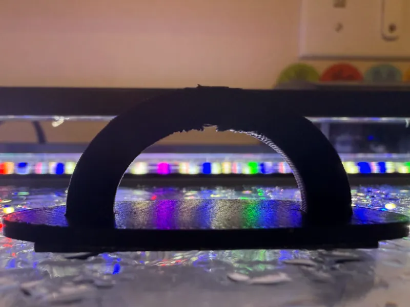 Stick on aquarium lid handle
