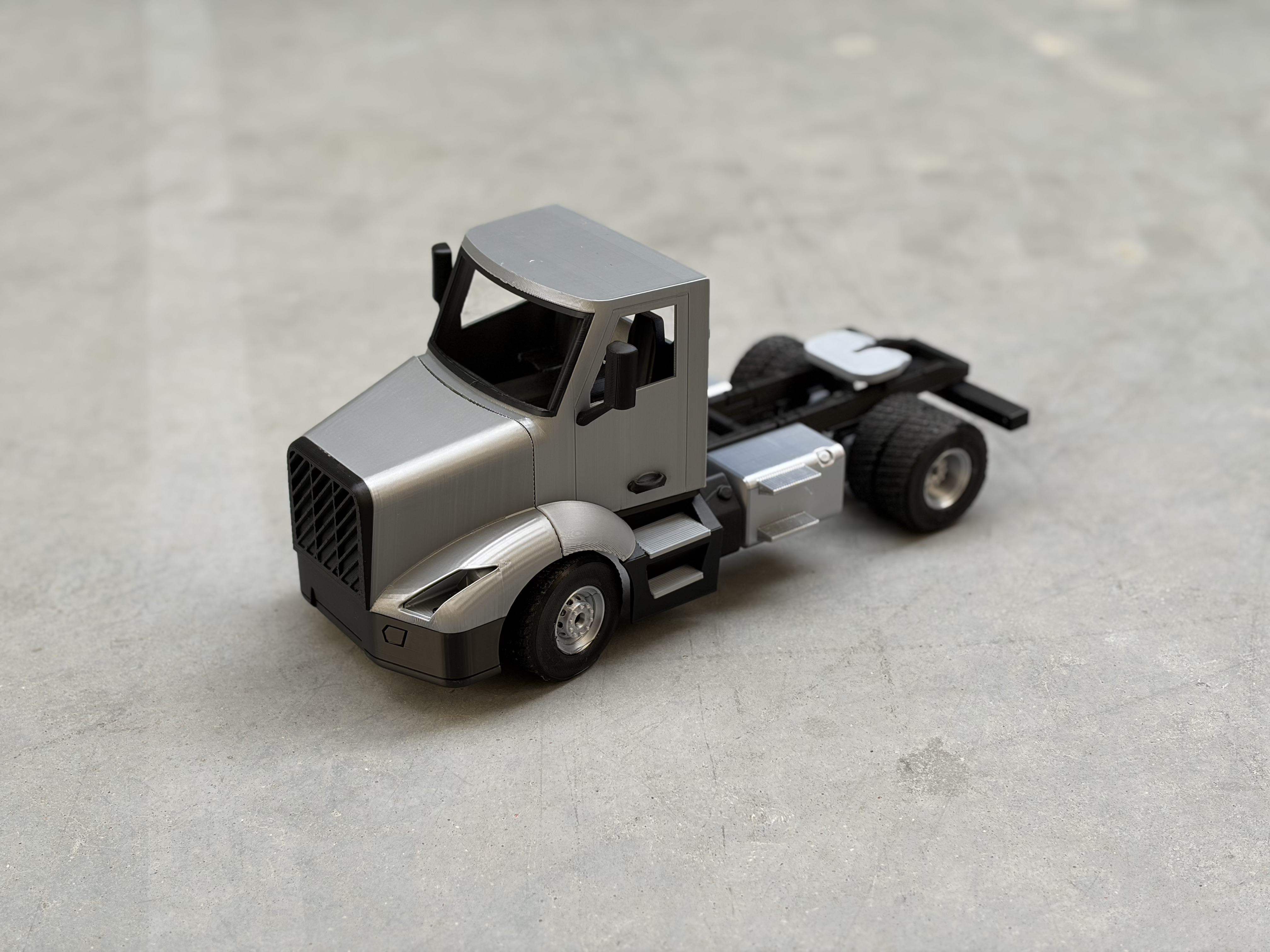 Miniatura 2 do modelo 3D Kliko Tractor Unit Platform