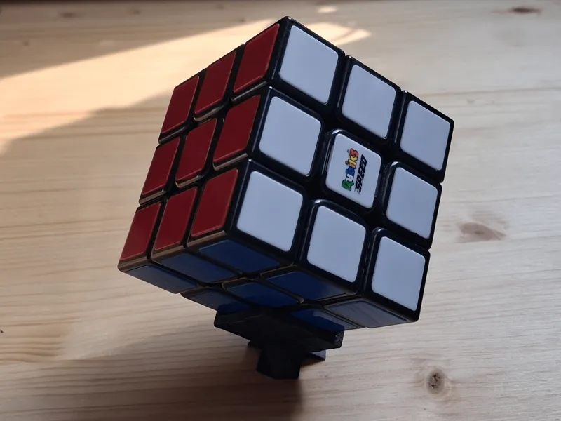 Rukibs cube holder