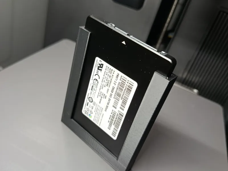 SSD Slot Halterung