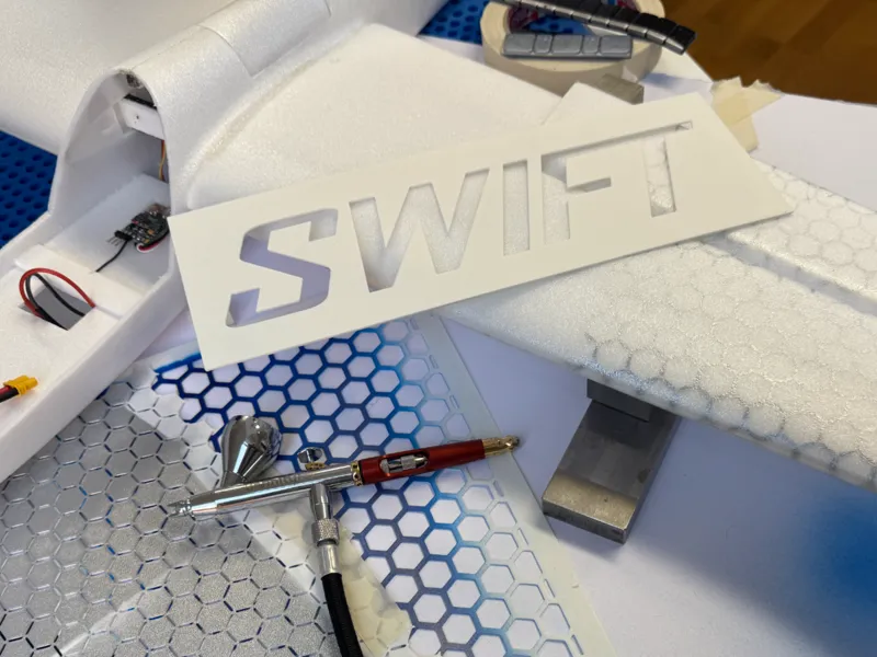 SWIFT Logo als Airbrush Schablone für Modellflug
