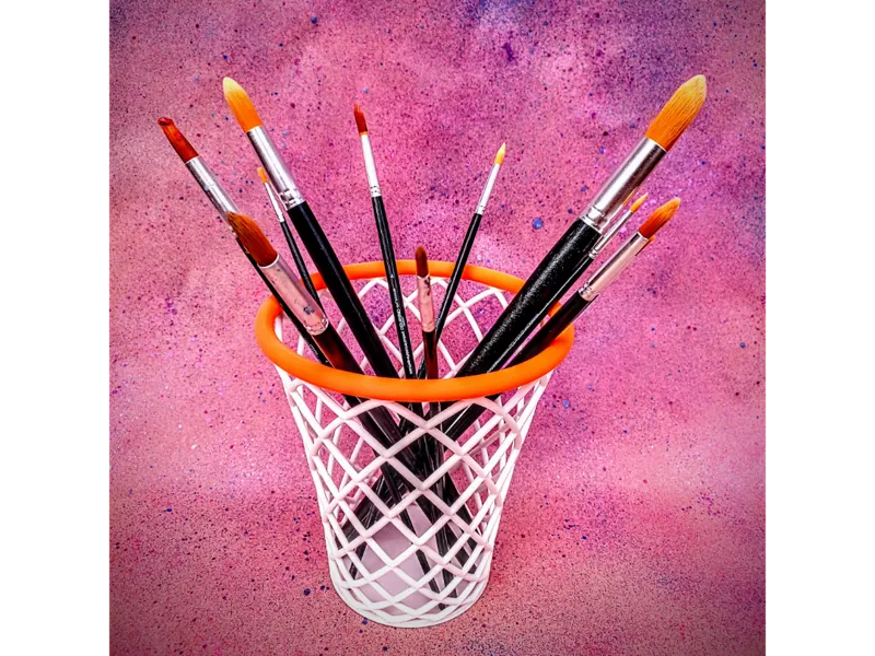 Basket desk trashcan, paintbrush/pen holder
