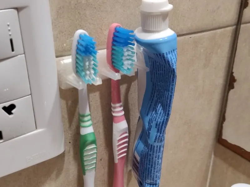 simple toothbrush  holder