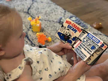 Tapa o cubierta: Field Manual for Tiny Troublemakers - Toddler Book — vista de referencia 5