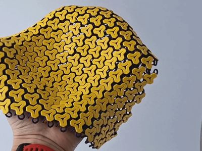Strong flexible chainmail coaster