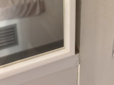 Frame mullion trim for mirror/window edge