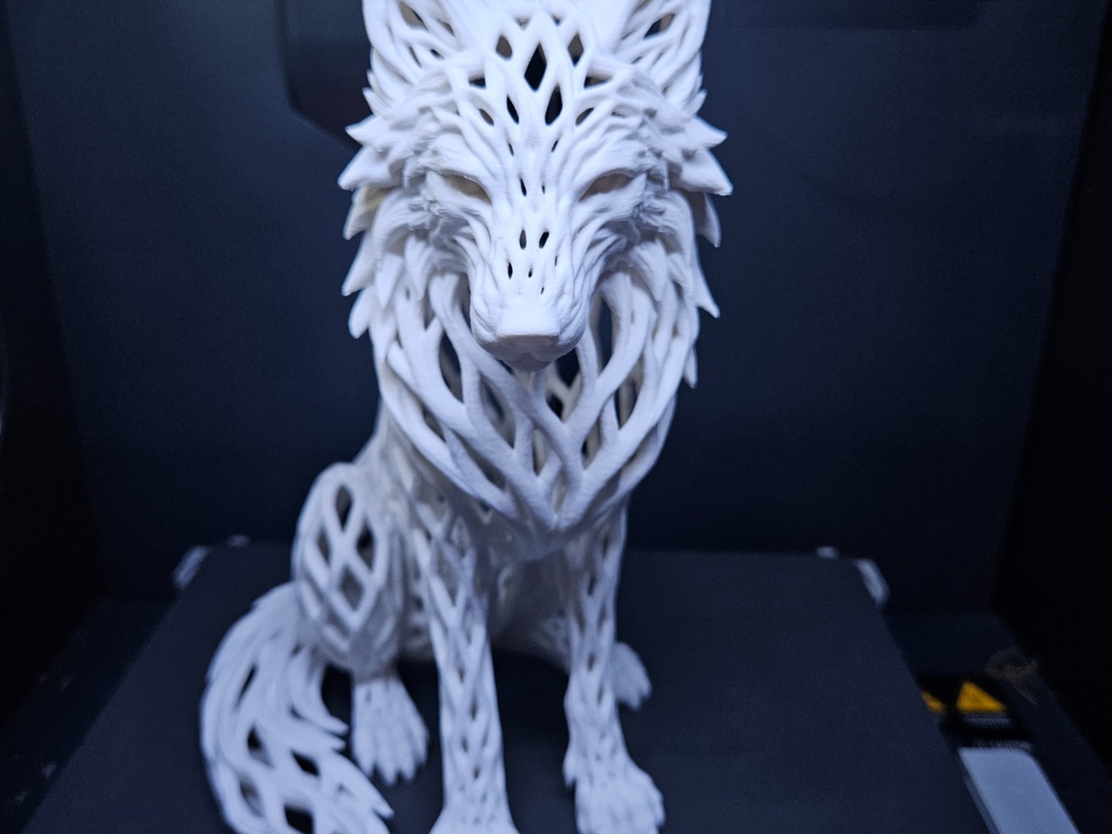 Miniatura 2 do modelo 3D Voronoi Wolf – Mystische Eleganz