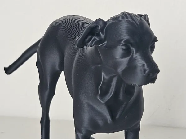 Figurine chien croisé pitbull