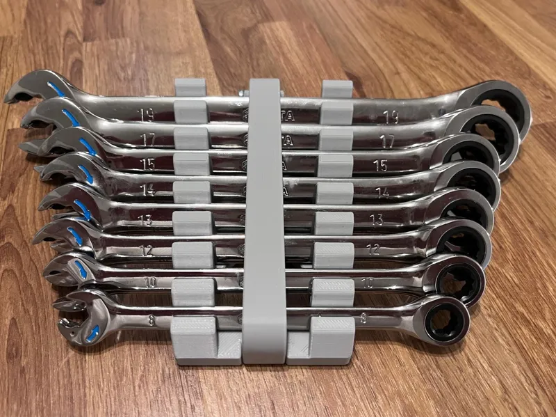 Wrench holder with lock