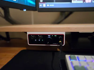 Focusrite Scarlett Solo 4th Gen under-desk mount