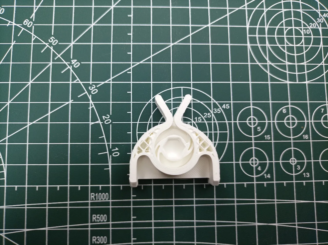 Enhanced Toothpaste Squeezer – Locking Mechanism view 3