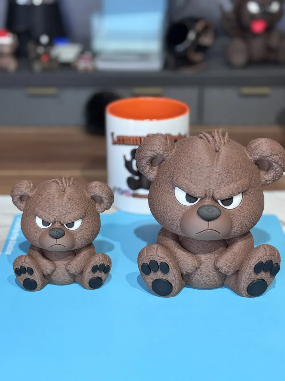 Dekorative Bärenfigur, Sammlerstück, Geschenk, Ornament, besonderes Design, mehrteilig