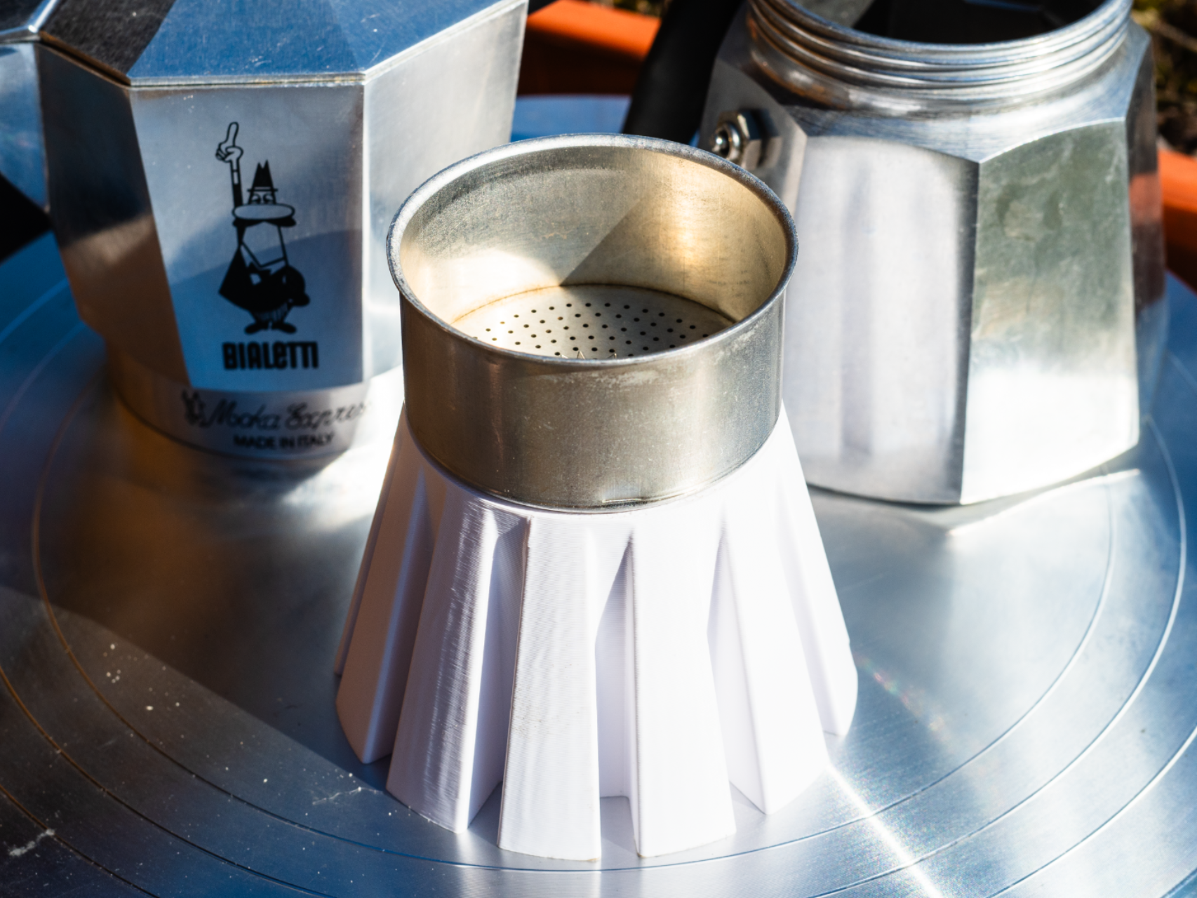 Funnel stand for Bialetti Moka Express 6-cup