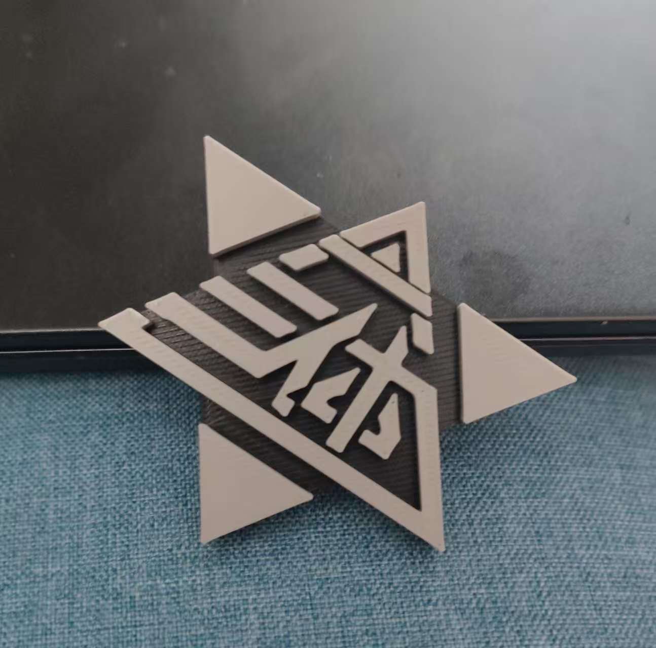 Miniatura 1 do modelo 3D 三体ETO标志