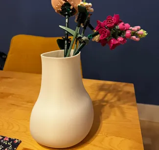 Unfomaty Vase