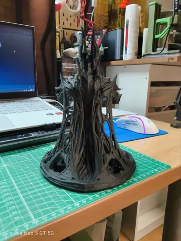 Soporte: The Dark Lord’s Throne – PS5 Controller Stand — vista de referencia 5