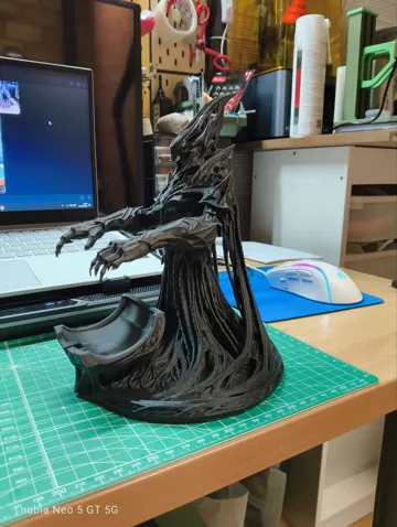 Soporte: The Dark Lord’s Throne – PS5 Controller Stand — vista de referencia 4