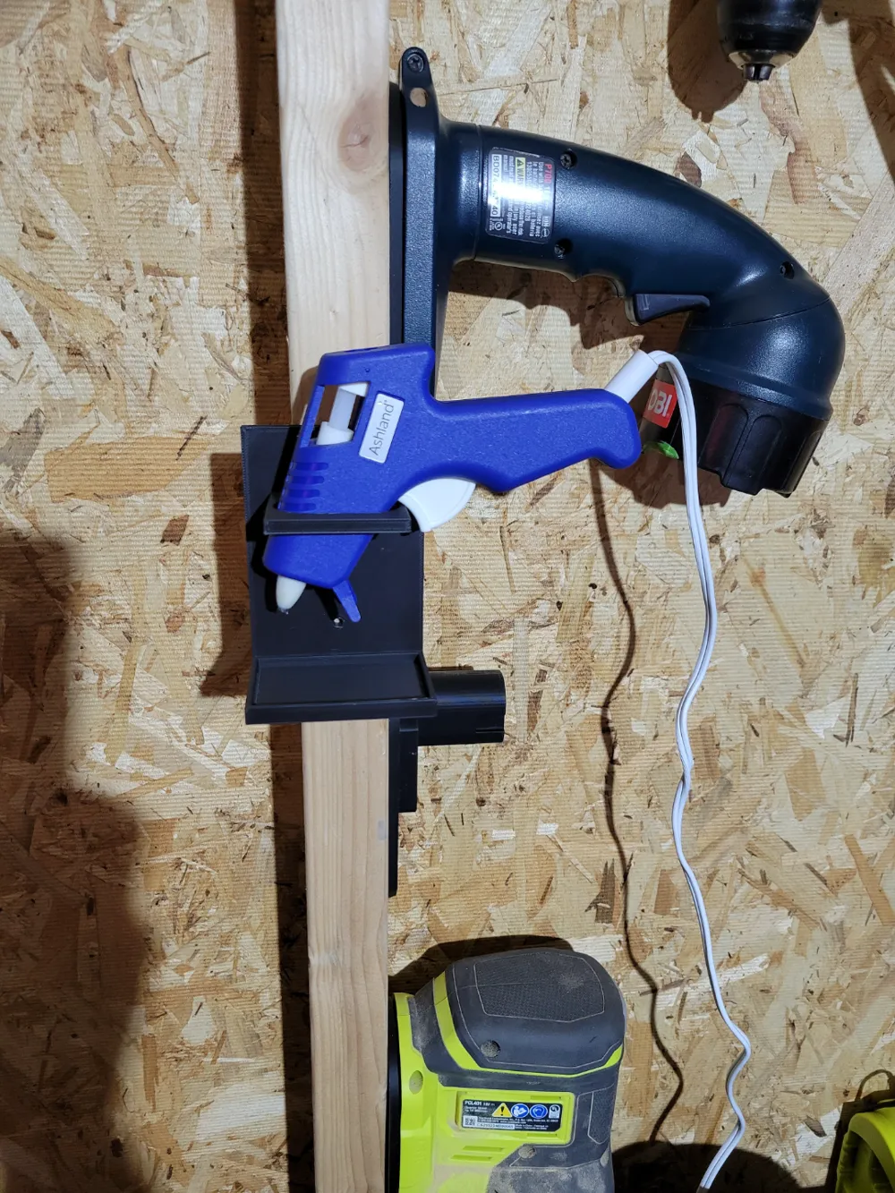 Glue Gun Wall Mount by james.halloran MakerWorld