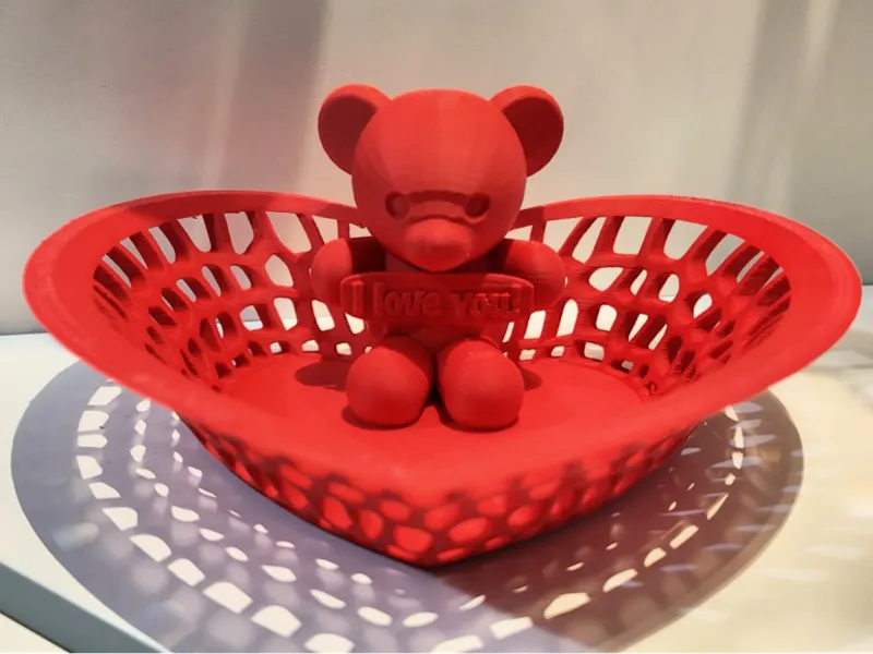 Svuotatasche a forma di cuore con orsetto